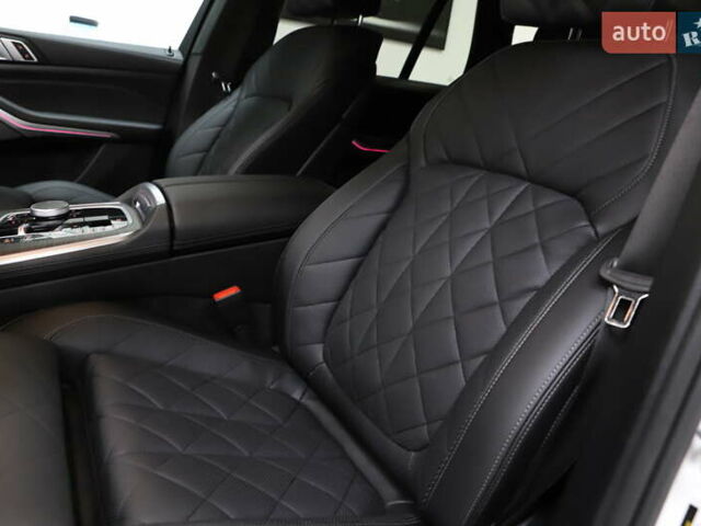 Белый БМВ Х5, объемом двигателя 3 л и пробегом 4 тыс. км за 78999 $, фото 102 на Automoto.ua