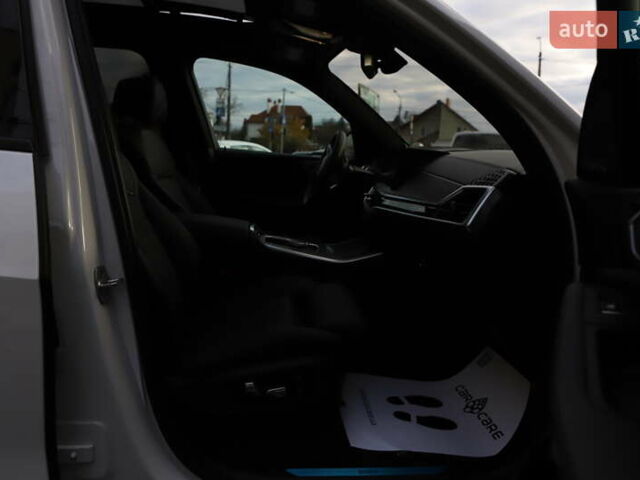 Білий БМВ Х5, об'ємом двигуна 3 л та пробігом 4 тис. км за 73899 $, фото 89 на Automoto.ua