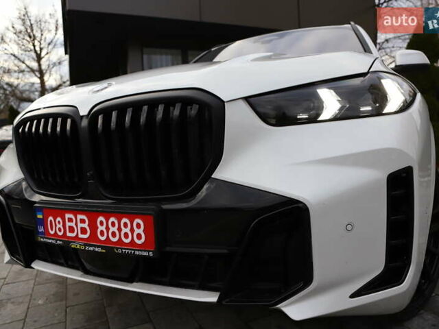 Білий БМВ Х5, об'ємом двигуна 3 л та пробігом 4 тис. км за 73899 $, фото 43 на Automoto.ua