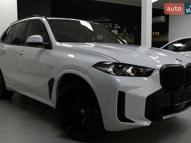 Белый БМВ Х5, объемом двигателя 3 л и пробегом 4 тыс. км за 78999 $, фото 1 на Automoto.ua