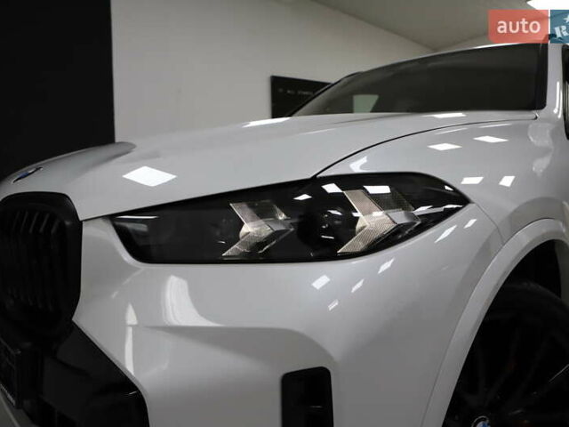 Белый БМВ Х5, объемом двигателя 3 л и пробегом 4 тыс. км за 78999 $, фото 44 на Automoto.ua