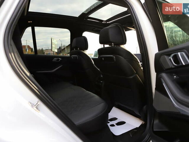 Білий БМВ Х5, об'ємом двигуна 3 л та пробігом 4 тис. км за 73899 $, фото 105 на Automoto.ua