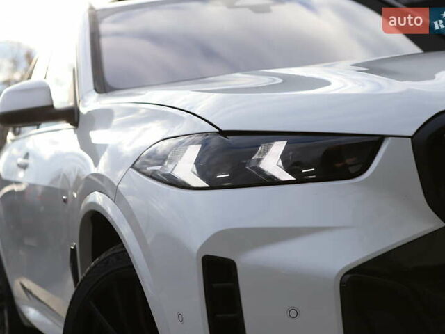 Білий БМВ Х5, об'ємом двигуна 3 л та пробігом 4 тис. км за 73899 $, фото 32 на Automoto.ua