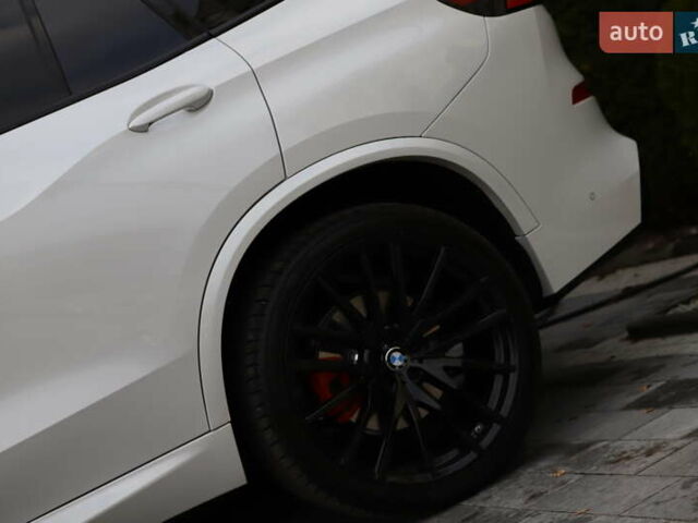 Білий БМВ Х5, об'ємом двигуна 3 л та пробігом 4 тис. км за 73899 $, фото 37 на Automoto.ua