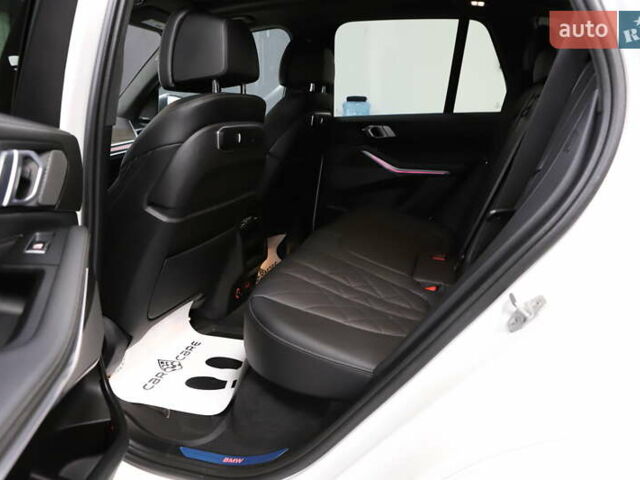 Белый БМВ Х5, объемом двигателя 3 л и пробегом 4 тыс. км за 78999 $, фото 105 на Automoto.ua