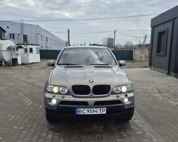 Бежевый БМВ Х5, объемом двигателя 2.99 л и пробегом 477 тыс. км за 10000 $, фото 1 на Automoto.ua