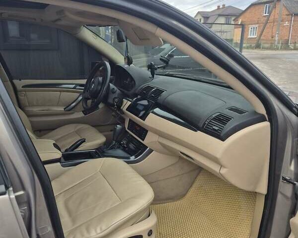 Бежевый БМВ Х5, объемом двигателя 2.99 л и пробегом 477 тыс. км за 10000 $, фото 12 на Automoto.ua