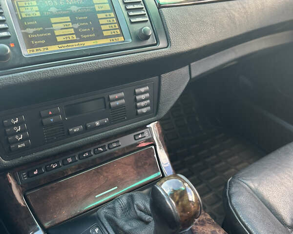 Бежевый БМВ Х5, объемом двигателя 3 л и пробегом 296 тыс. км за 8800 $, фото 12 на Automoto.ua