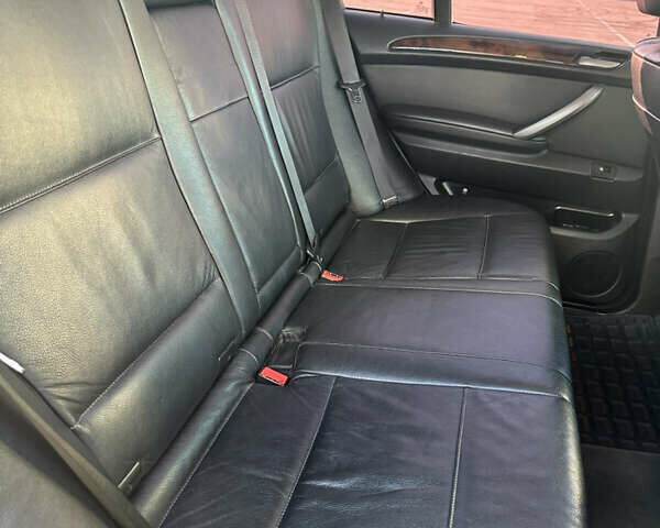 Бежевый БМВ Х5, объемом двигателя 3 л и пробегом 296 тыс. км за 8800 $, фото 19 на Automoto.ua