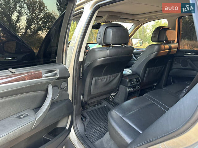 Бежевий БМВ Х5, об'ємом двигуна 3 л та пробігом 335 тис. км за 12500 $, фото 9 на Automoto.ua