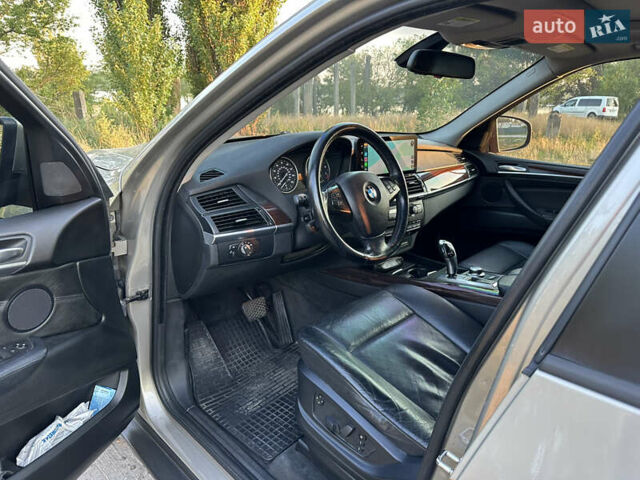 Бежевий БМВ Х5, об'ємом двигуна 3 л та пробігом 335 тис. км за 12500 $, фото 8 на Automoto.ua