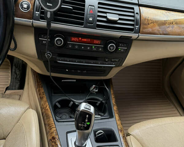 Бежевый БМВ Х5, объемом двигателя 2.98 л и пробегом 221 тыс. км за 14900 $, фото 5 на Automoto.ua