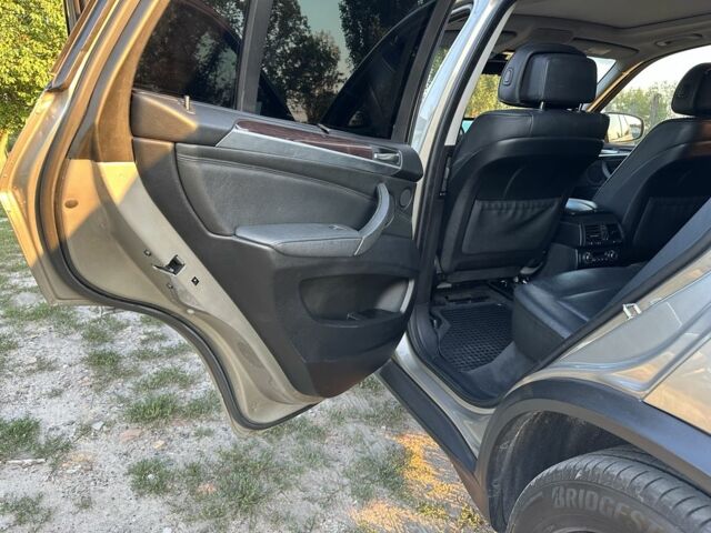 Бежевый БМВ Х5, объемом двигателя 3 л и пробегом 335 тыс. км за 12000 $, фото 10 на Automoto.ua