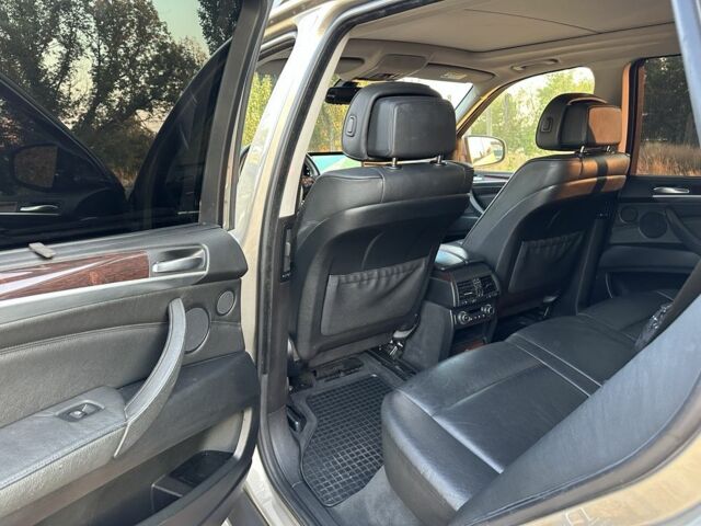 Бежевый БМВ Х5, объемом двигателя 3 л и пробегом 335 тыс. км за 12000 $, фото 8 на Automoto.ua