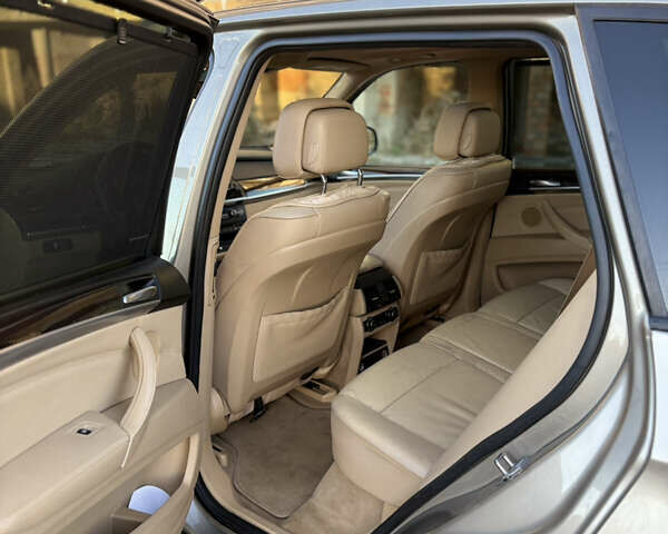 Бежевый БМВ Х5, объемом двигателя 2.98 л и пробегом 193 тыс. км за 13000 $, фото 8 на Automoto.ua