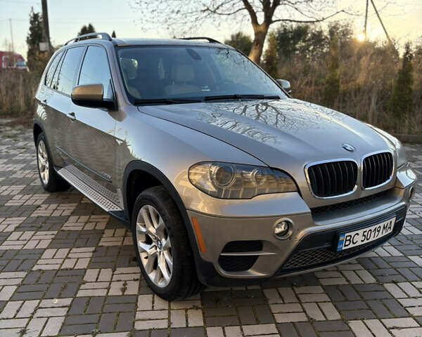 Бежевый БМВ Х5, объемом двигателя 2.98 л и пробегом 193 тыс. км за 13000 $, фото 1 на Automoto.ua