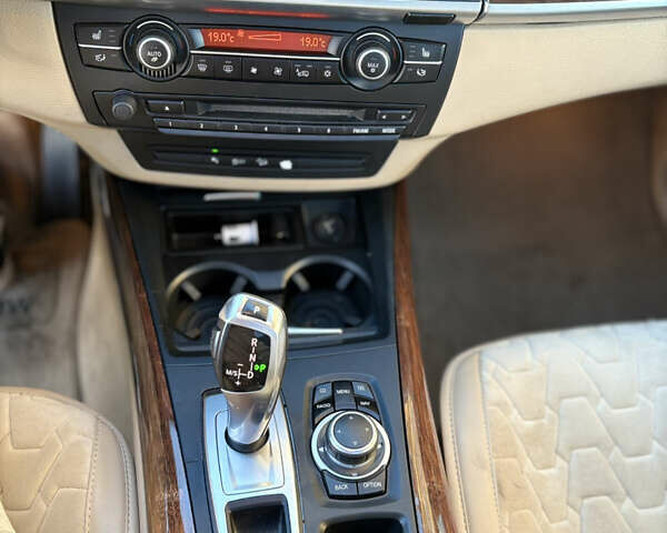 Бежевый БМВ Х5, объемом двигателя 2.98 л и пробегом 193 тыс. км за 13000 $, фото 15 на Automoto.ua