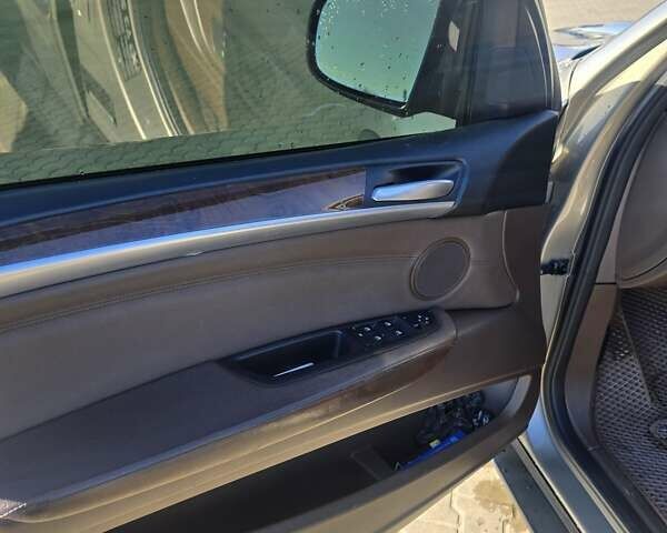 Бежевый БМВ Х5, объемом двигателя 3 л и пробегом 220 тыс. км за 16800 $, фото 14 на Automoto.ua