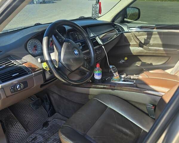 Бежевый БМВ Х5, объемом двигателя 3 л и пробегом 220 тыс. км за 16800 $, фото 15 на Automoto.ua