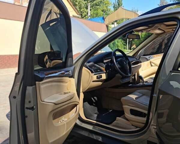 Бежевий БМВ Х5, об'ємом двигуна 3 л та пробігом 210 тис. км за 13100 $, фото 15 на Automoto.ua