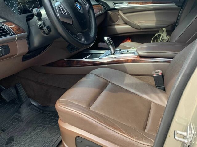 Бежевий БМВ Х5, об'ємом двигуна 3 л та пробігом 272 тис. км за 13000 $, фото 7 на Automoto.ua