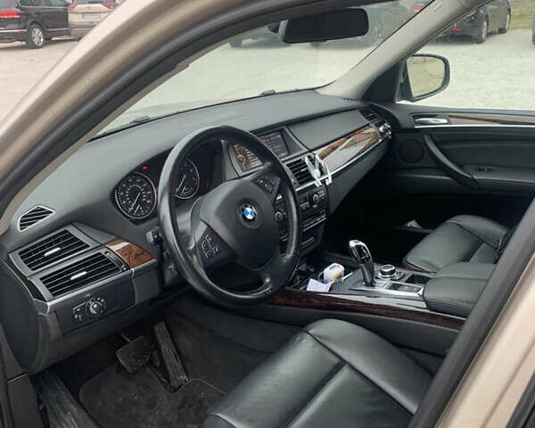 Бежевий БМВ Х5, об'ємом двигуна 2.98 л та пробігом 170 тис. км за 13400 $, фото 3 на Automoto.ua