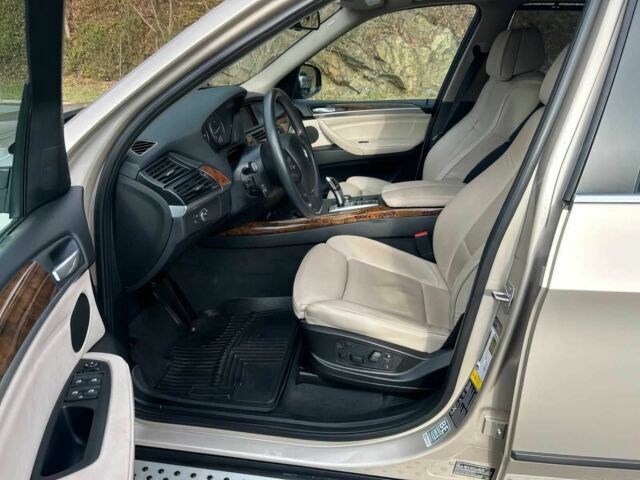 Бежевий БМВ Х5, об'ємом двигуна 3 л та пробігом 89 тис. км за 2200 $, фото 8 на Automoto.ua