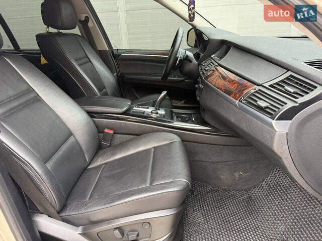 Бежевый БМВ Х5, объемом двигателя 2.98 л и пробегом 255 тыс. км за 14950 $, фото 9 на Automoto.ua