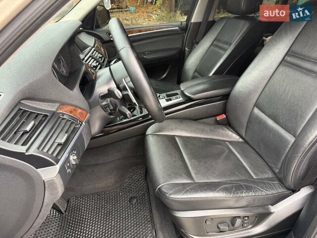 Бежевый БМВ Х5, объемом двигателя 2.98 л и пробегом 255 тыс. км за 14950 $, фото 8 на Automoto.ua
