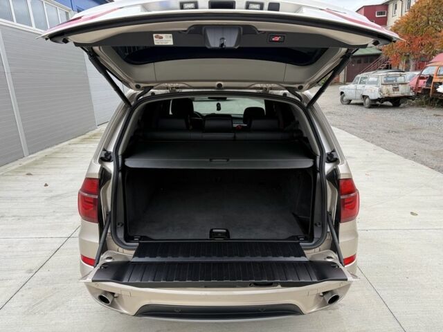 Бежевый БМВ Х5, объемом двигателя 3 л и пробегом 255 тыс. км за 14950 $, фото 6 на Automoto.ua