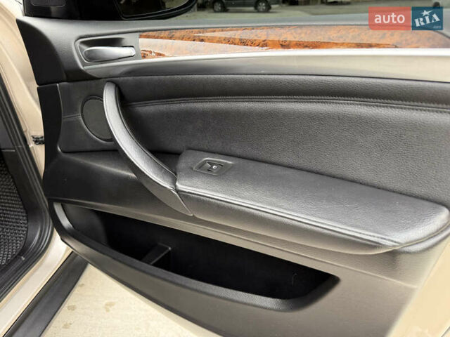 Бежевый БМВ Х5, объемом двигателя 2.98 л и пробегом 255 тыс. км за 14950 $, фото 14 на Automoto.ua