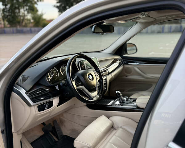 Бежевый БМВ Х5, объемом двигателя 2.99 л и пробегом 242 тыс. км за 29500 $, фото 10 на Automoto.ua