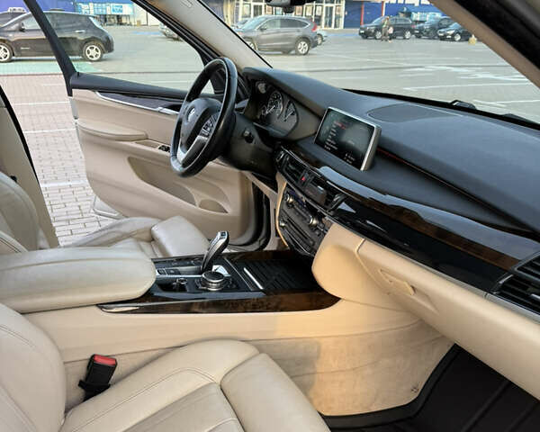 Бежевый БМВ Х5, объемом двигателя 2.99 л и пробегом 242 тыс. км за 29500 $, фото 14 на Automoto.ua