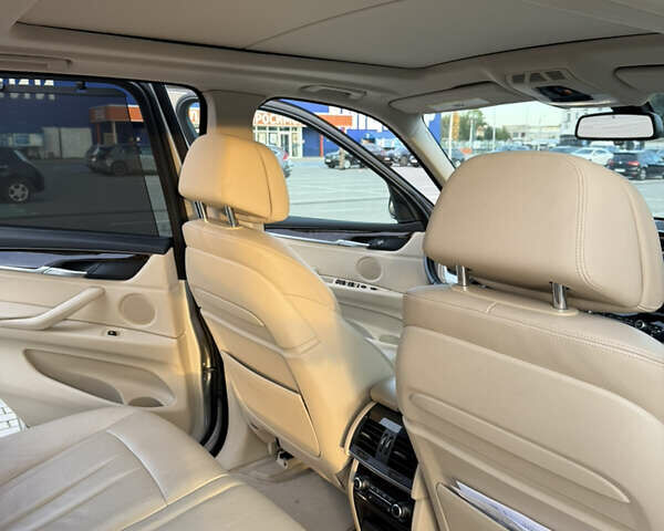 Бежевый БМВ Х5, объемом двигателя 2.99 л и пробегом 242 тыс. км за 29500 $, фото 13 на Automoto.ua