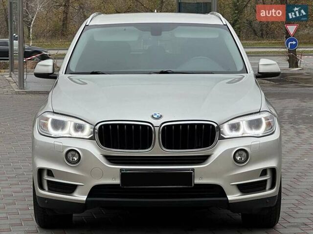 Бежевый БМВ Х5, объемом двигателя 2 л и пробегом 200 тыс. км за 21500 $, фото 1 на Automoto.ua