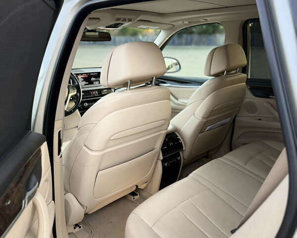 Бежевый БМВ Х5, объемом двигателя 2.99 л и пробегом 242 тыс. км за 29500 $, фото 9 на Automoto.ua