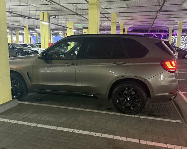 Бежевый БМВ Х5, объемом двигателя 4.39 л и пробегом 111 тыс. км за 29000 $, фото 7 на Automoto.ua