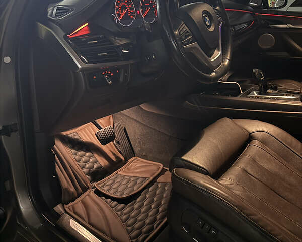 Бежевый БМВ Х5, объемом двигателя 4.39 л и пробегом 111 тыс. км за 29000 $, фото 13 на Automoto.ua