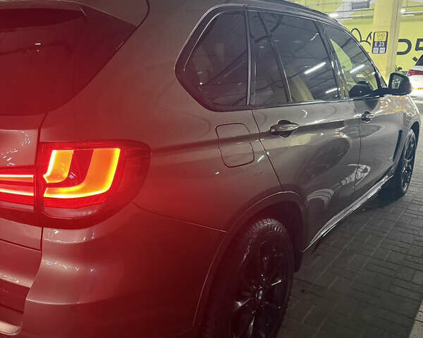 Бежевый БМВ Х5, объемом двигателя 4.39 л и пробегом 111 тыс. км за 29000 $, фото 3 на Automoto.ua