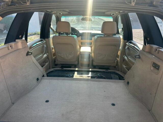 Черный БМВ Х5, объемом двигателя 3 л и пробегом 300 тыс. км за 7545 $, фото 4 на Automoto.ua