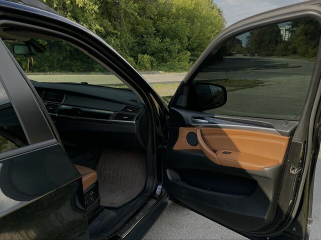 Черный БМВ Х5, объемом двигателя 3 л и пробегом 393 тыс. км за 16000 $, фото 19 на Automoto.ua