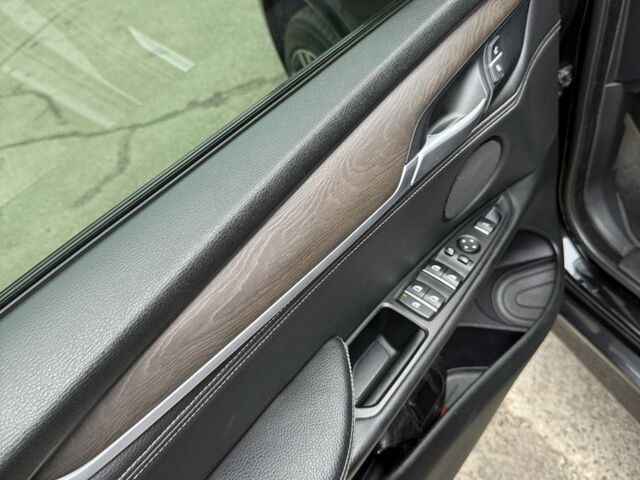 Чорний БМВ Х5, об'ємом двигуна 2 л та пробігом 213 тис. км за 29500 $, фото 6 на Automoto.ua