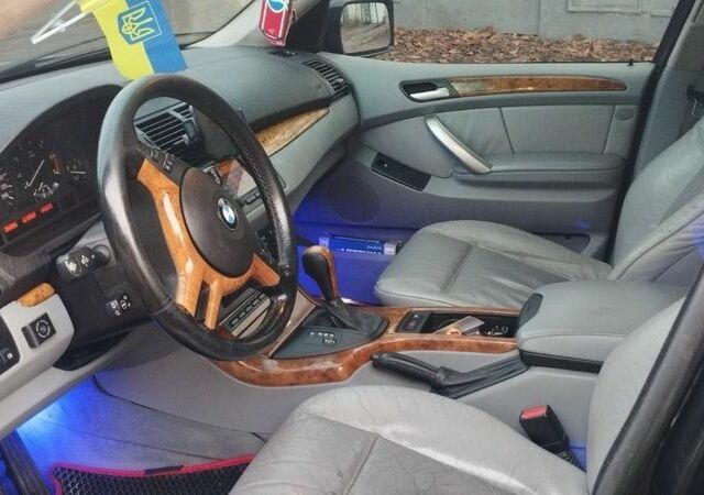 Чорний БМВ Х5, об'ємом двигуна 4.4 л та пробігом 240 тис. км за 8950 $, фото 6 на Automoto.ua