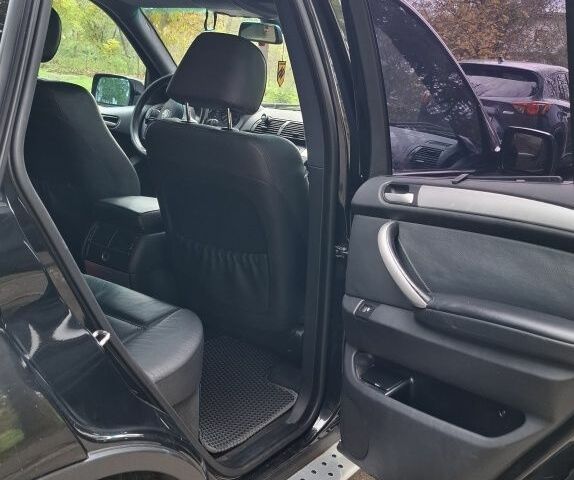 Черный БМВ Х5, объемом двигателя 3 л и пробегом 323 тыс. км за 9800 $, фото 11 на Automoto.ua