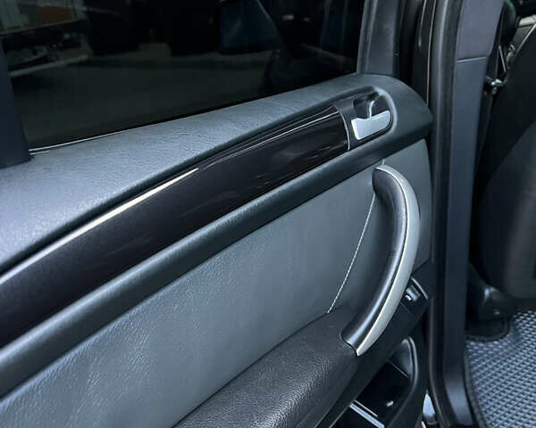 Черный БМВ Х5, объемом двигателя 2.98 л и пробегом 350 тыс. км за 10000 $, фото 38 на Automoto.ua