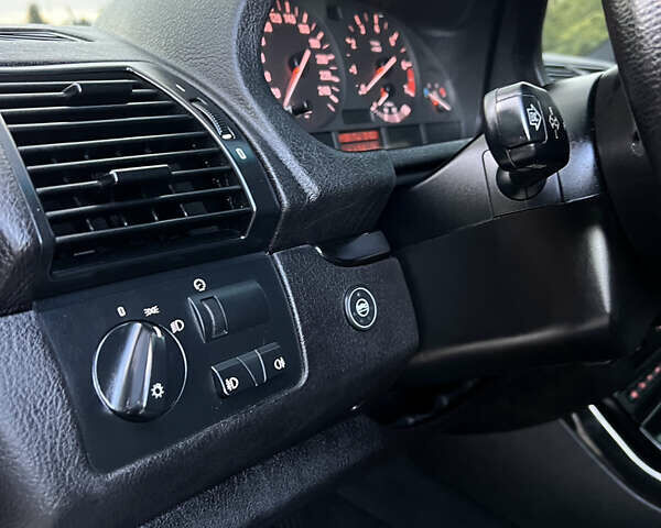 Черный БМВ Х5, объемом двигателя 2.98 л и пробегом 350 тыс. км за 10000 $, фото 40 на Automoto.ua