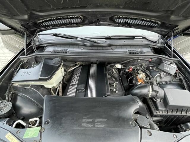 Чорний БМВ Х5, об'ємом двигуна 3 л та пробігом 350 тис. км за 9000 $, фото 7 на Automoto.ua