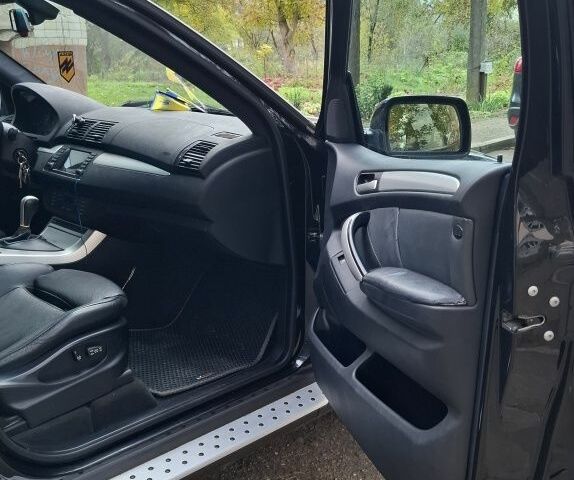 Черный БМВ Х5, объемом двигателя 3 л и пробегом 323 тыс. км за 9800 $, фото 8 на Automoto.ua