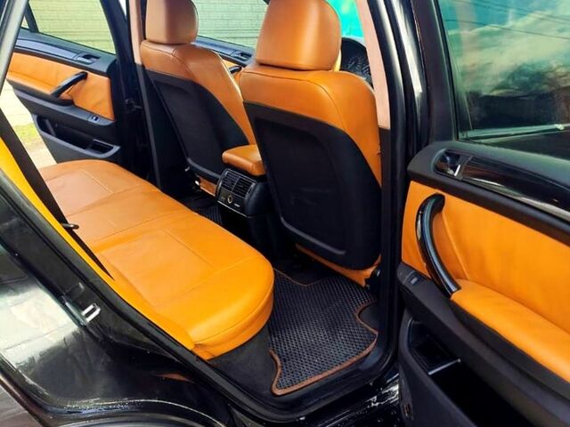 Чорний БМВ Х5, об'ємом двигуна 30 л та пробігом 450 тис. км за 6000 $, фото 3 на Automoto.ua