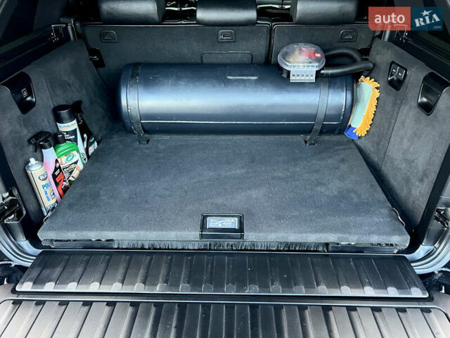 Черный БМВ Х5, объемом двигателя 2.98 л и пробегом 350 тыс. км за 10000 $, фото 42 на Automoto.ua